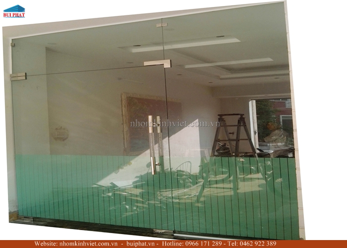 Cửa đi 1 cánh kính cường lực Cửa đi 1 cánh kính cường lực